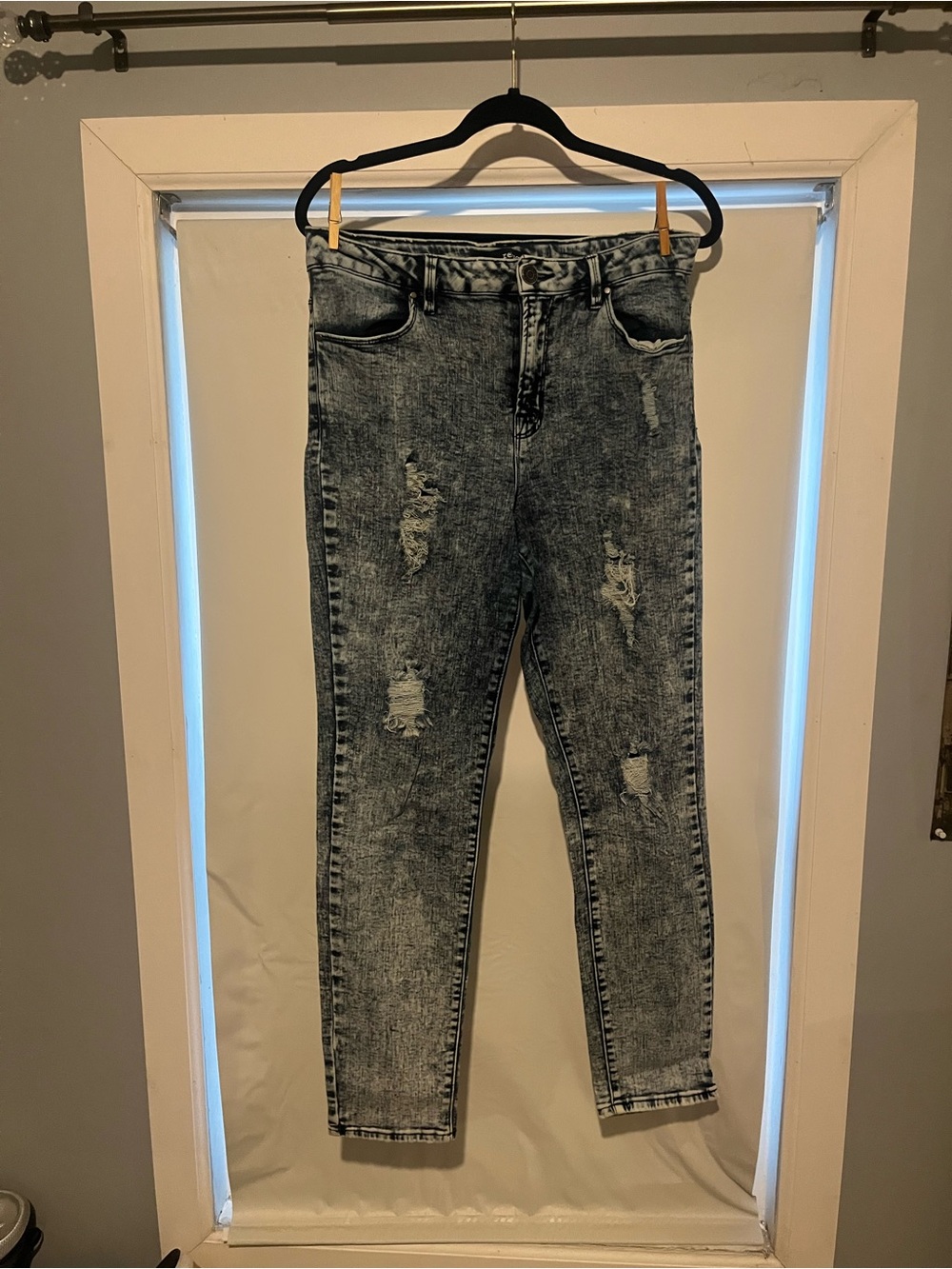 refuge High-Rise Distressed Acid Wash Gray Jeans size 14 stretch festival